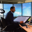 21. august: Kronprins Haakon besøker Avinor og får en orientering om framtidens luftfart. Her i flytårnet med utsikt over Kjeller. Foto: Caroline Maria Nilsen, Avinor.  